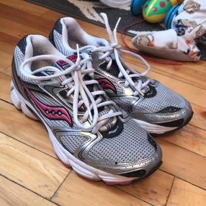 Women’s saucony shoes